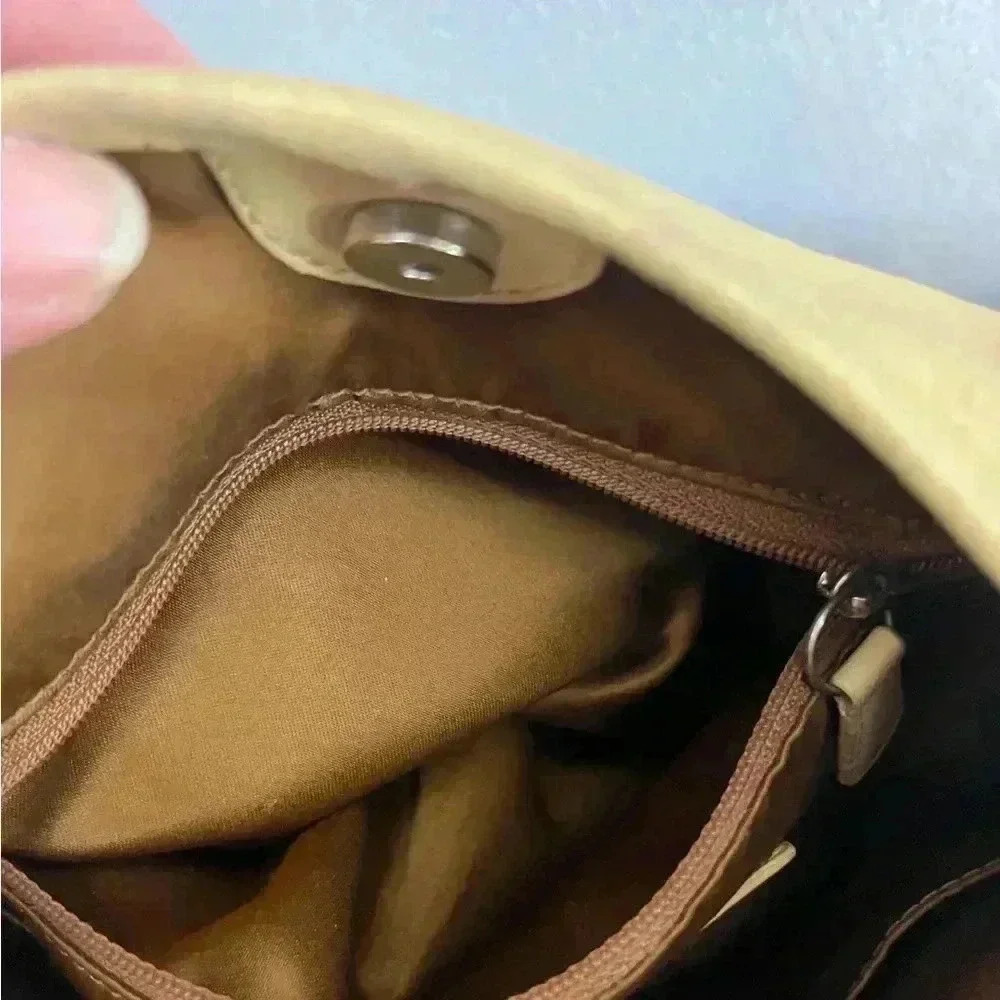 Coach Penelope Crossbody pebbled leather Bag Purse Hippie snap close Adj strap - Picture 10 of 13